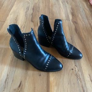 Steve Madden black leather boots